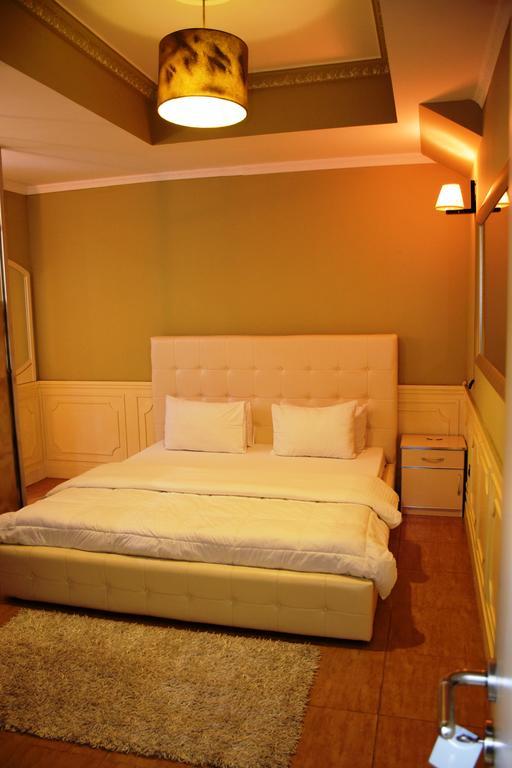 Hotel Eagle Tirana Kültér fotó
