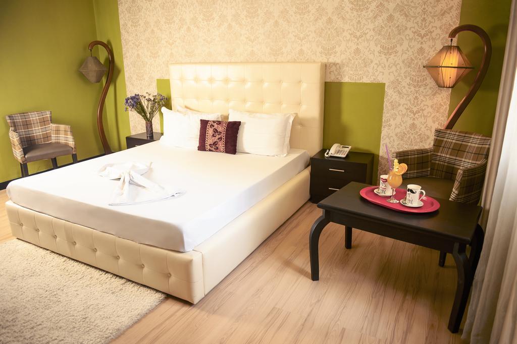 Hotel Eagle Tirana Kültér fotó