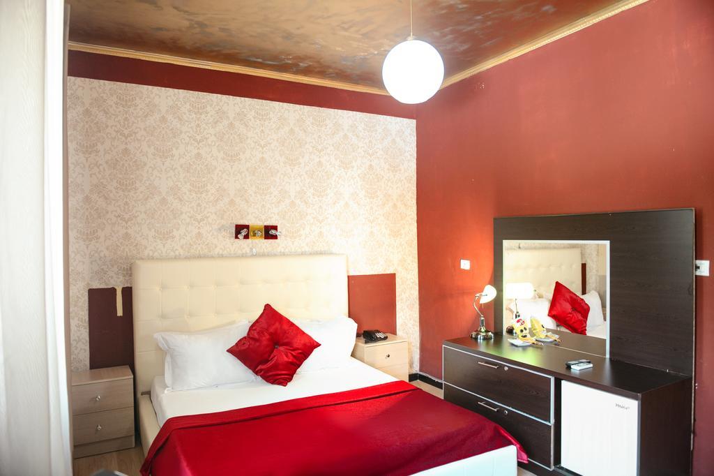 Hotel Eagle Tirana Kültér fotó
