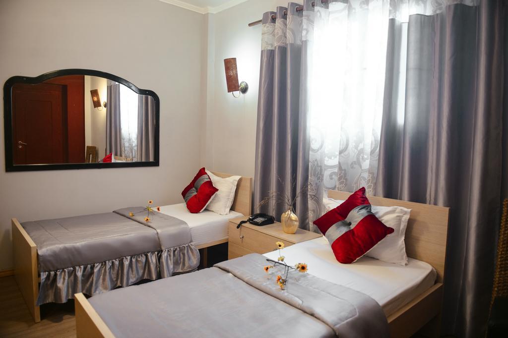 Hotel Eagle Tirana Kültér fotó