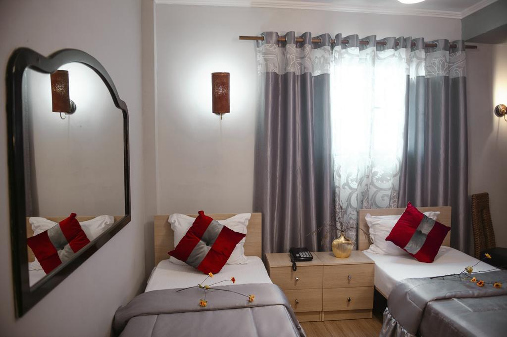 Hotel Eagle Tirana Kültér fotó