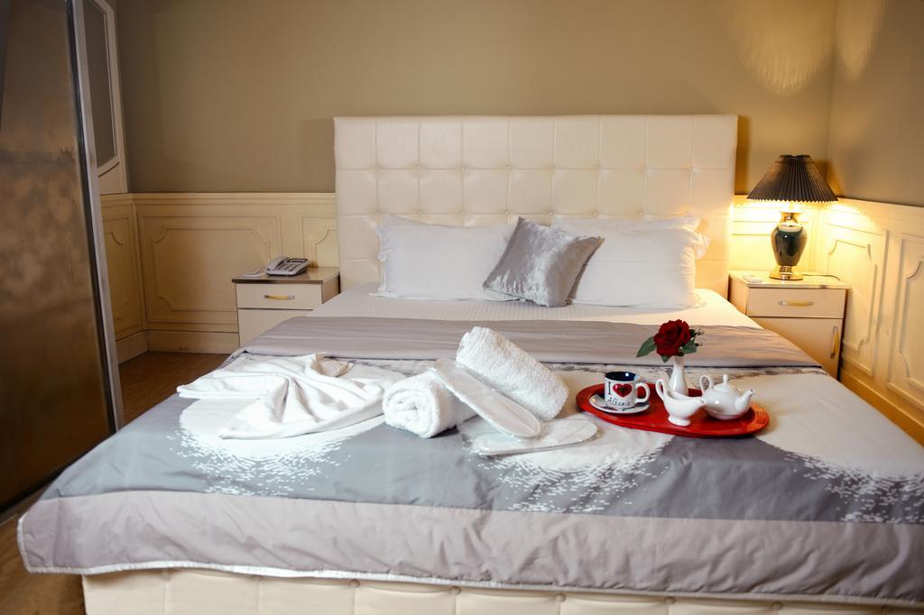 Hotel Eagle Tirana Kültér fotó