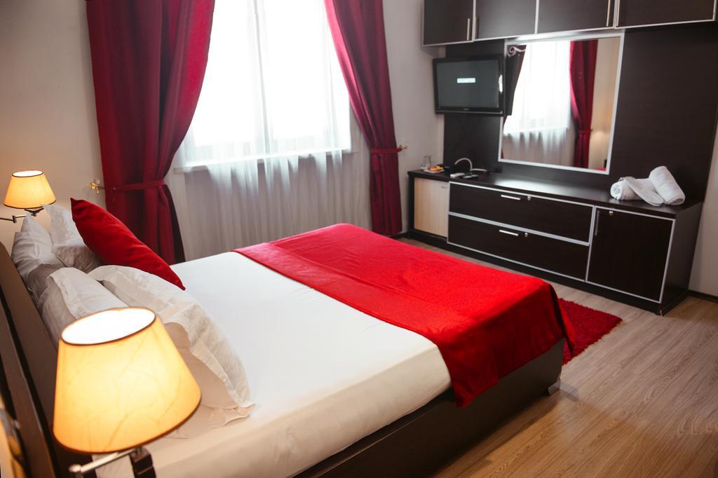 Hotel Eagle Tirana Kültér fotó