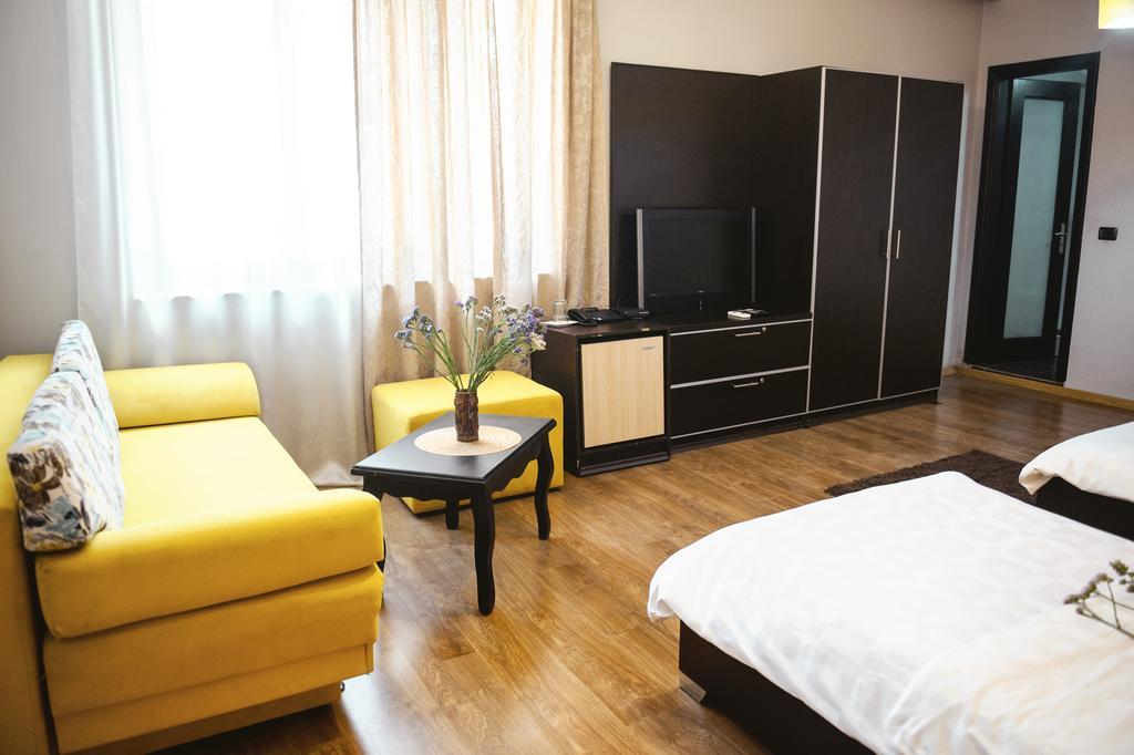 Hotel Eagle Tirana Szoba fotó