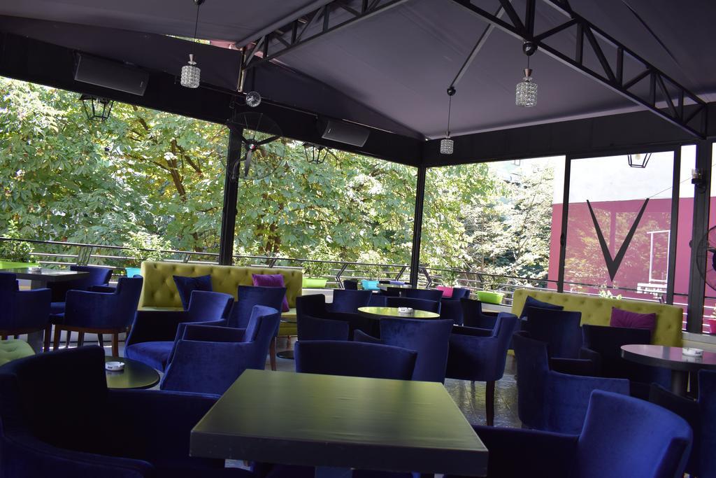 Hotel Eagle Tirana Kültér fotó