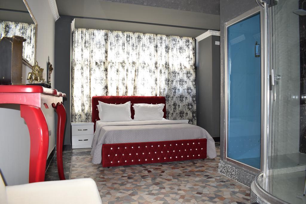 Hotel Eagle Tirana Kültér fotó