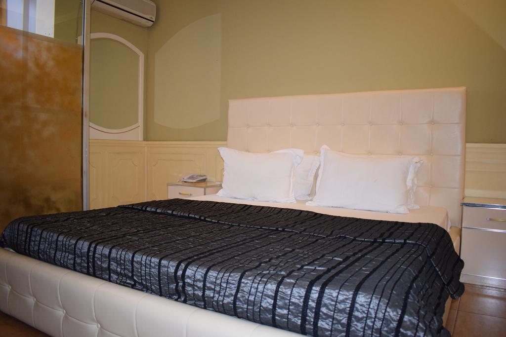 Hotel Eagle Tirana Kültér fotó