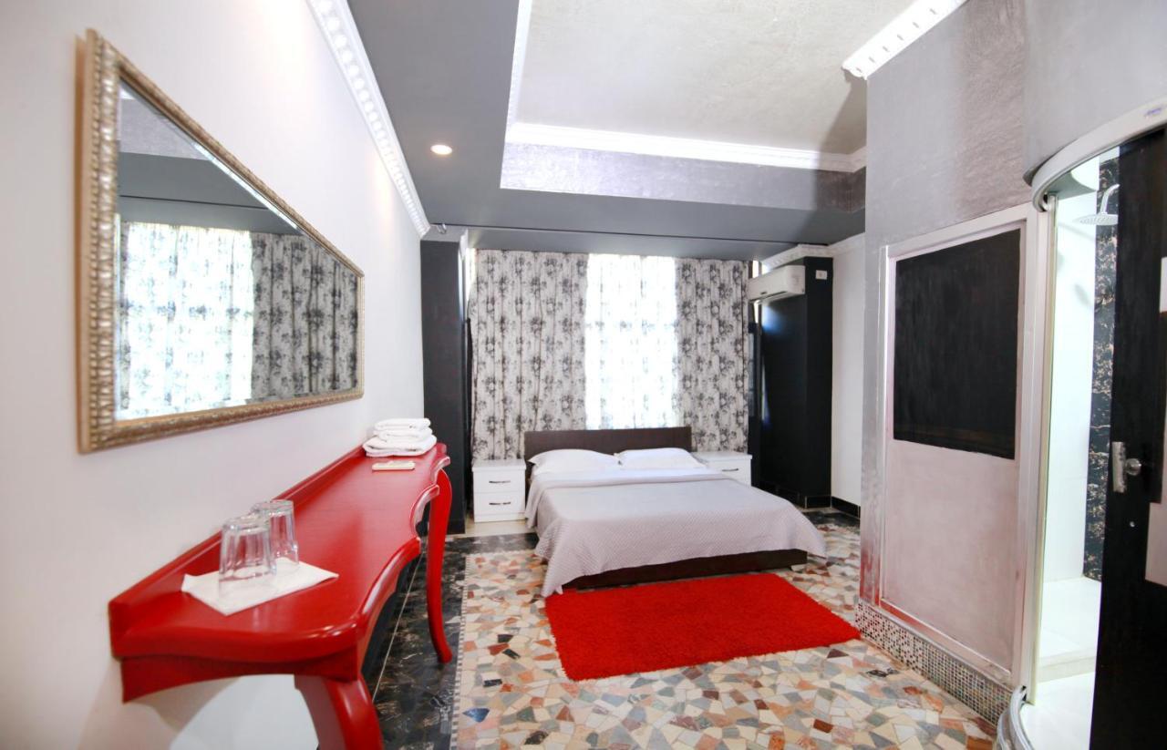 Hotel Eagle Tirana Kültér fotó