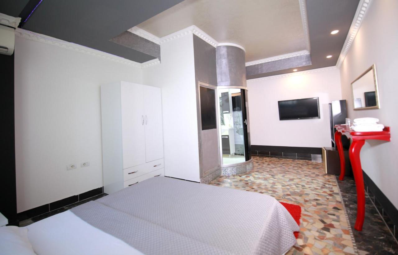 Hotel Eagle Tirana Kültér fotó