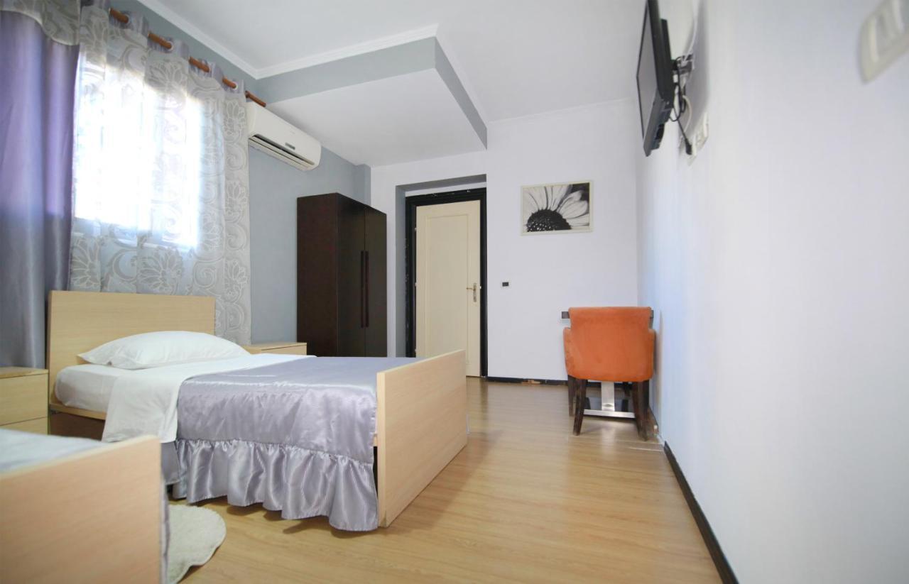 Hotel Eagle Tirana Kültér fotó