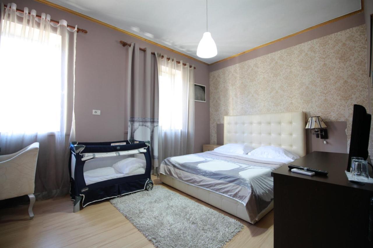 Hotel Eagle Tirana Kültér fotó